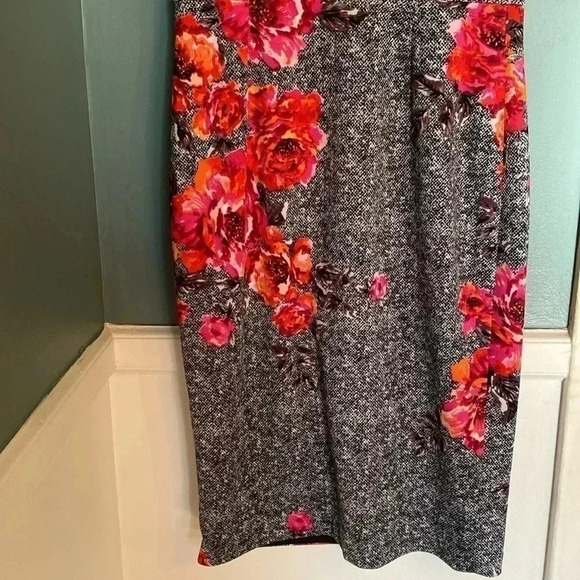 Betsy Johnson size 6 - pencil dress with cap sleeves - black and white - Picture 3 of 10